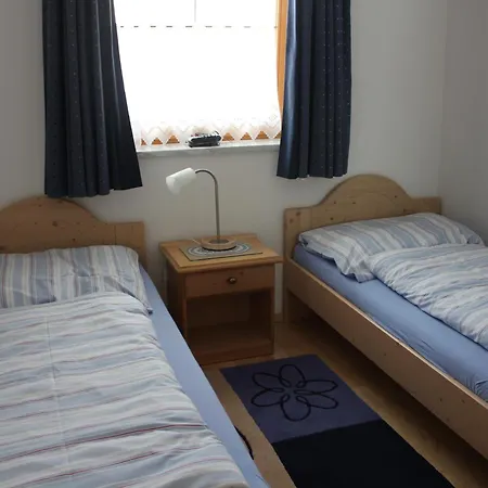 Haus Lowe Apartman