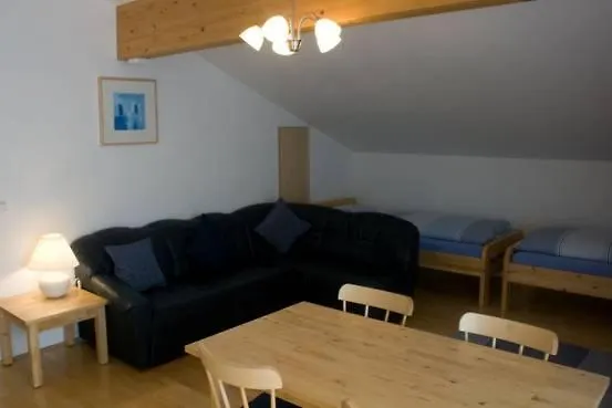 Haus Lowe פילצמוס